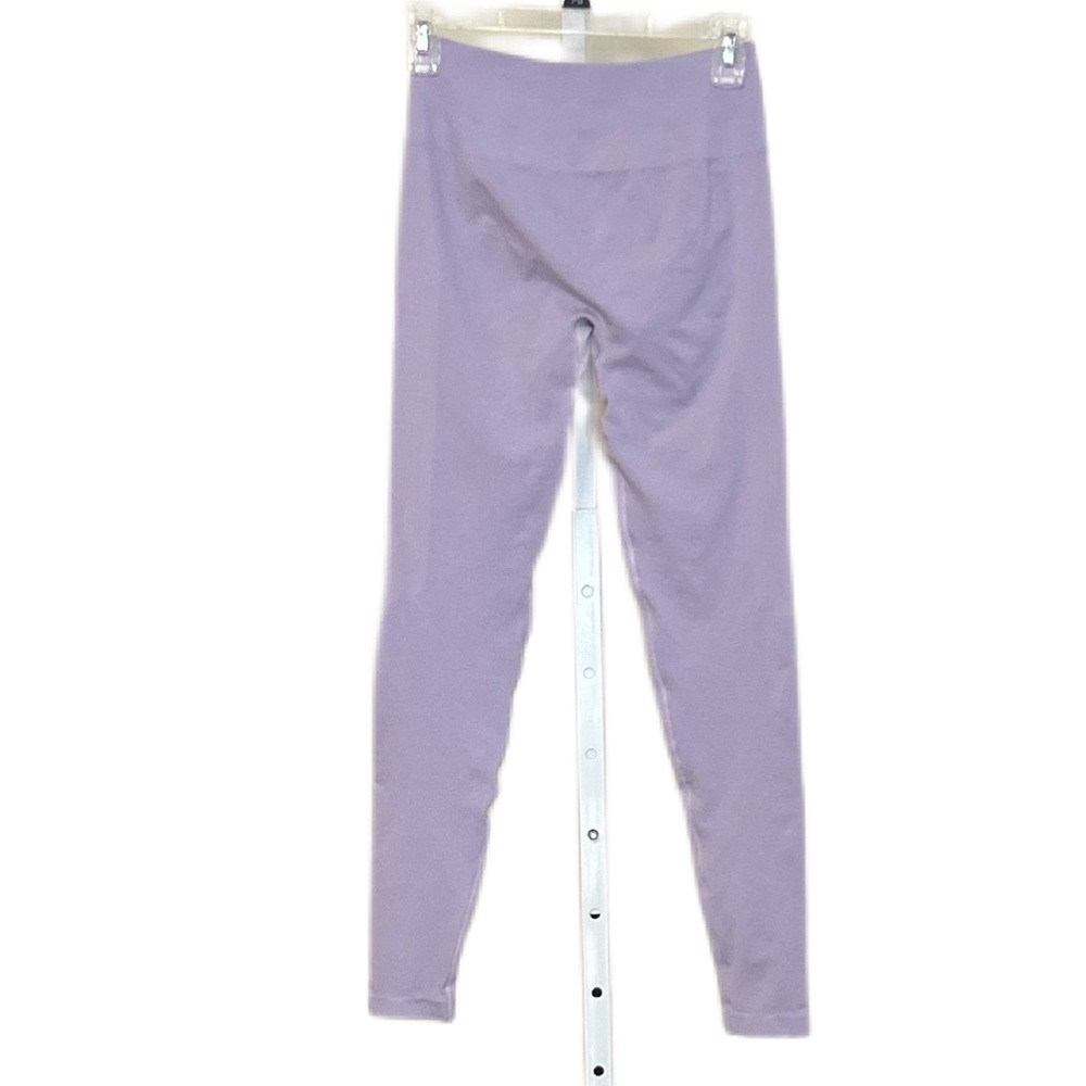 Alphalete Amplify Set with Leggings and Crop Top in Misty Lilac - Picture 8 of 14